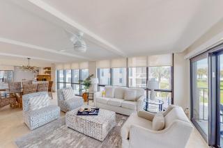 Second floor Gulf front condo with ocean views central AC and access to pool - 7