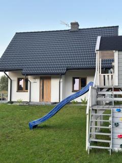 Nowy dom domek Sajzy 34 na Mazurach, balia ogrodowa z funkcją jacuzzi - 8