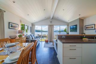 Mere Lodge - Lake Views - 2