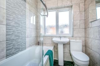 Balby House - Modern 4BR Home - Sleeps 9 - Free Parking & Private Garden - 5