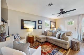 Chic coastal home w private pool close to downtown & beach - 9