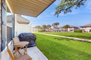 Two-story townhome near the beach with WiFi washer and dryer - 8