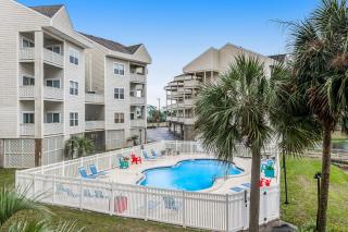 Sound-front home with fishing dock balcony sundeck & easy beach access - 9