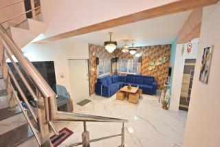 EMPYREAN STAY II LEO VILLA II 4BHK II AC II HUGE POOL Il PLAY AREA - 9