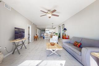 Gulf Front Condo with Onsite Pools Fitness Center Dry Sauna and WiFi - 4