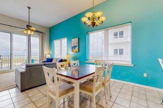 Beachfront Condo with amazing views shared pool and beach access - 6