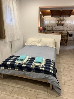 A modern farmhouse with big garden - Trápeza - 4