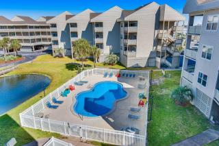 Third-floor beachfront condo with views washer&dryer heated pool - 6