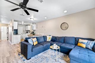 Dog-friendly townhome with private deck charming interior washer&dryer & AC - 8