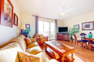 Lovely beachfront condo with Gulf views pool & gym - steps to Pier Park - 4