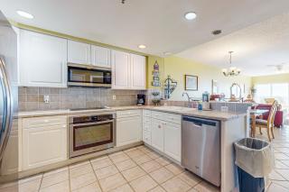 Partial Gulf View Community Pools Onsite Fitness Center Free WiFi - 5