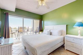 Partial Gulf View Community Pools Onsite Fitness Center Free WiFi - 2