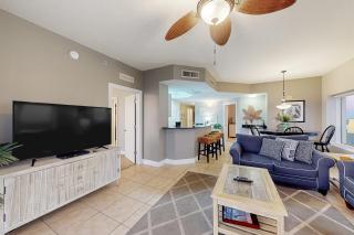 Gulf-front condo with never-ending views hot tub & pool access balcony & W&D - 6