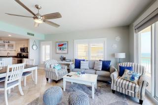 Open & spacious condo in beachfront complex with pool gym elevator & fast WiFi - 5