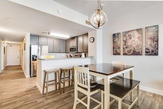 Beachfront resort condo with Gulf view pools & gym - walk to Pier Park - 7