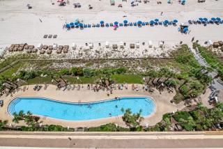 Beachfront resort condo with Gulf view pools & gym - walk to Pier Park - 8