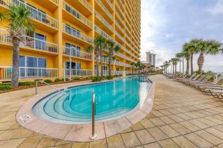 High-rise condo with pool & ocean views - walk to the beach - 7
