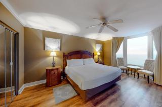 Beachfront resort condo with gulf views pools splash pad hot tub & gym - 1