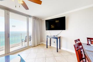 Beachfront 16th-floor condo with Gulf views pool game room balcony gym W&D - 5