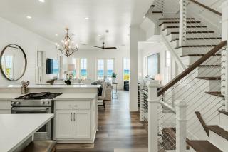 Spacious Gulf-front getaway with beach access balcony views a pool & more - 2