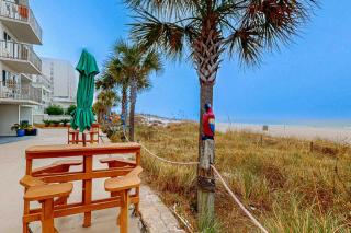 Dog-friendly beachfront condo with pool hot tub AC & Gulf views - 6