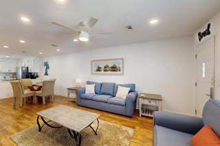 Partial Gulf-view getaway with deck full kitchen washer&dryer & central AC - 6