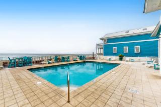 Immaculate Parkshore Drive retreat with primary bedroom balcony - next to park - 9