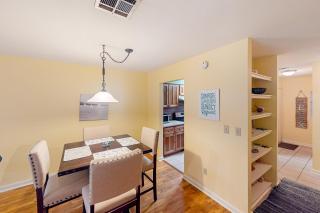 Sunny condo near the sand with pool hot tub tennis smart TV W&D & AC - 5