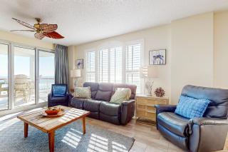 Beachfront condo with balcony beach & pool views pool tennis gym W&D & AC - 6