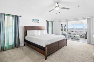 Sound-front beauty minutes from beach & pier with private washer&dryer & patio - 3