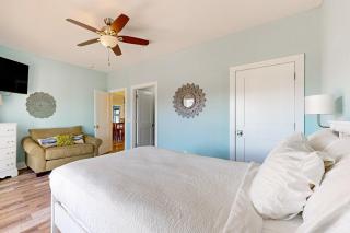 Spacious Gulf-View Home with Large Decks Private W&D and Steps Away From Beach - 1