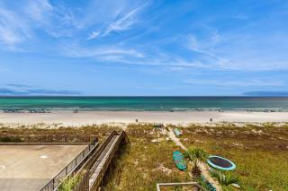 Beautiful beachfront townhome large deck and beach access - 8