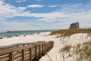 Gorgeous coastal home with plenty of space close to beach and Pet friendly - 7