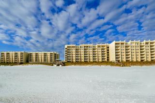 Beachfront ground-floor condo with beach & Gulf views outdoor pool & tennis - 7