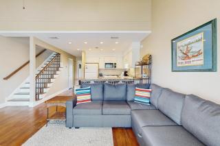 Cozy coastal condo with a loft shared pool and beach access - 5