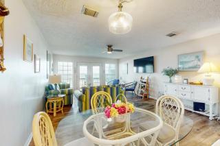 Beachfront townhome with large deck & Gulf view - near Pier Park - 2