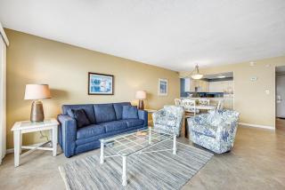 Welcoming Fourth-floor Condo with outdoor Pool & Tennis - 6