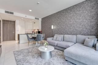 PVH - Lagoon View 1BR - District One - Dubai - 3