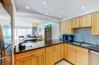 5th Floor Pretty Gulf-front Condo Great Amenities Near shops and dining - 2