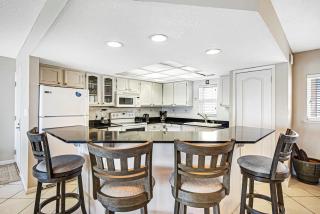 Seventh floor oceanfront condo with pool ocean view & central AC - 3