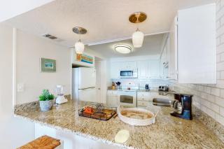 Gulf-front condo on bike path with beach views outdoor pool tennis & gym - 3