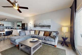Sixth-Floor Oceanfront Condo with washer&dryer Central AC pool - 6