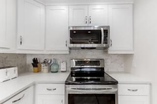 Magnificent Sixth-floor Oceanfront Condo with pool Tennis & Gym - 4