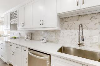 Magnificent Sixth-floor Oceanfront Condo with pool Tennis & Gym - 5