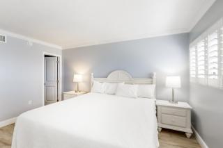 Inviting Oceanfront Condo with pool Gym Tennis Gulf Views - 1