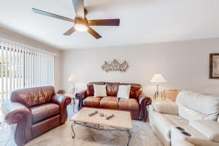Gulf Winds 28 Paradise condo with pool access private balcony and patio - 0