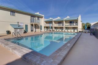 Gulf Winds 28 Paradise condo with pool access private balcony and patio - 8