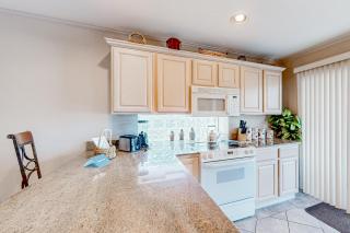 Gulf Winds 28 Paradise condo with pool access private balcony and patio - 3