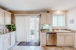 Gulf Winds 28 Paradise condo with pool access private balcony and patio - 2