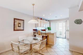 Gulf Winds 28 Paradise condo with pool access private balcony and patio - 7
